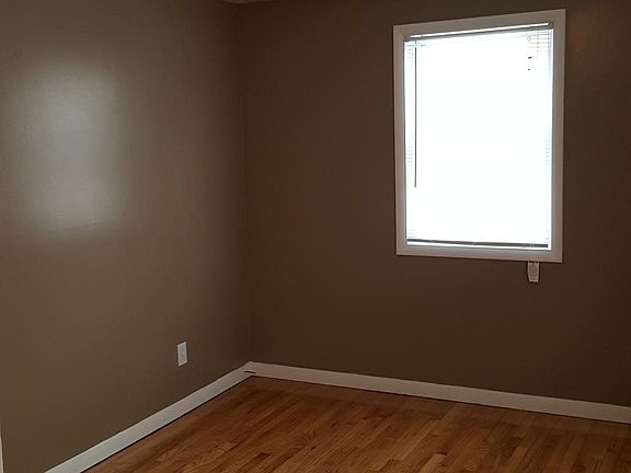 3rd image of 2022 Baker Ave