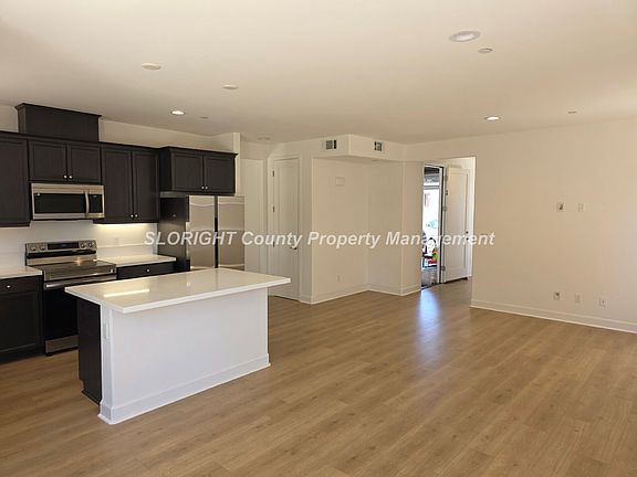 5th image of 1028 Forest St