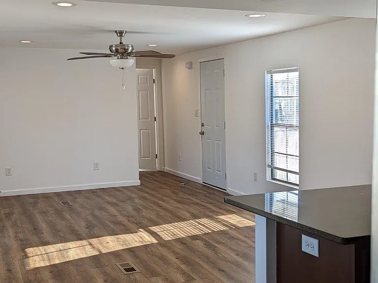2521 Michigan Ave #K — Photo 4