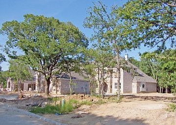 1st image of 325 Parkview Ln