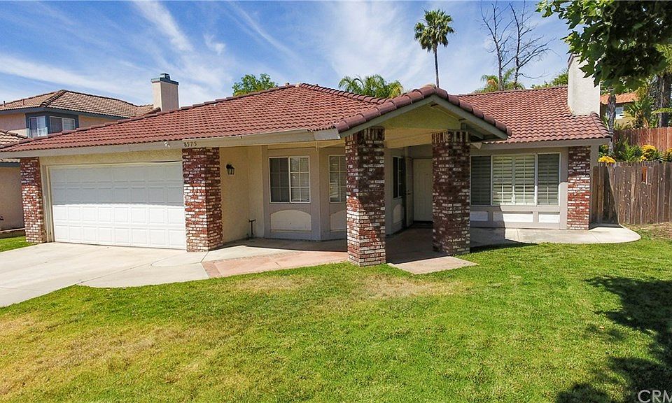 2nd image of 8575 Sandhill Dr