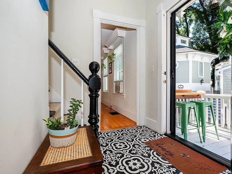 46 Dennett St — Photo 4
