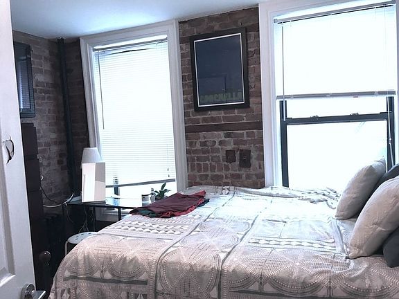 4th image of 118 E 4th St APT 10