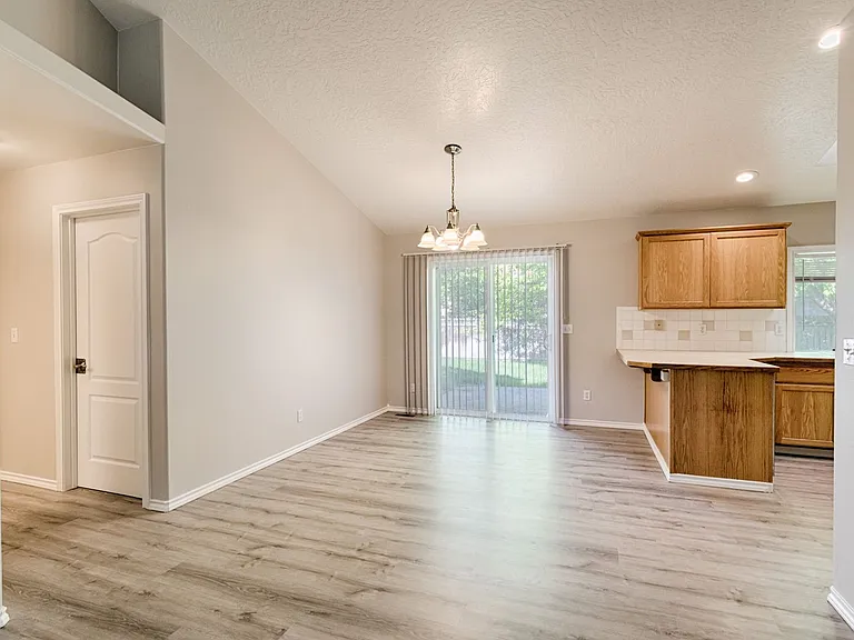 2173 S Petra Ave — Photo 8