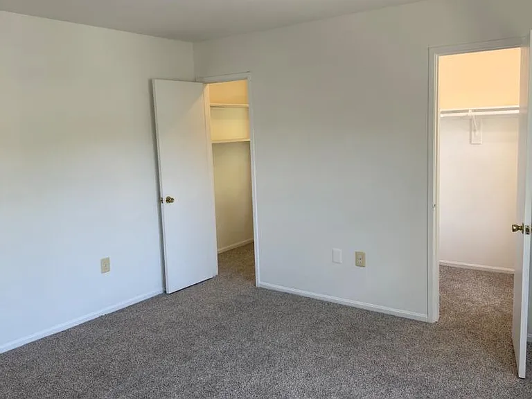 306 Hillside Ter — Photo 15