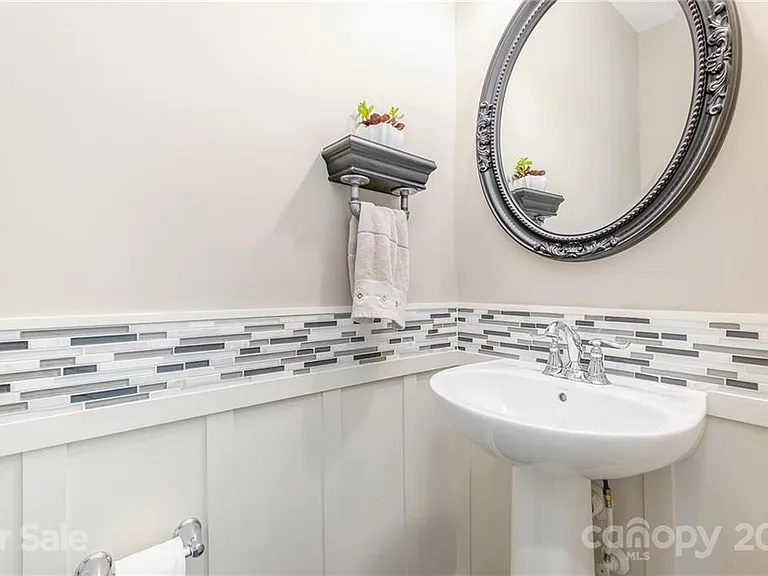 11053 Telegraph Rd NW — Photo 13