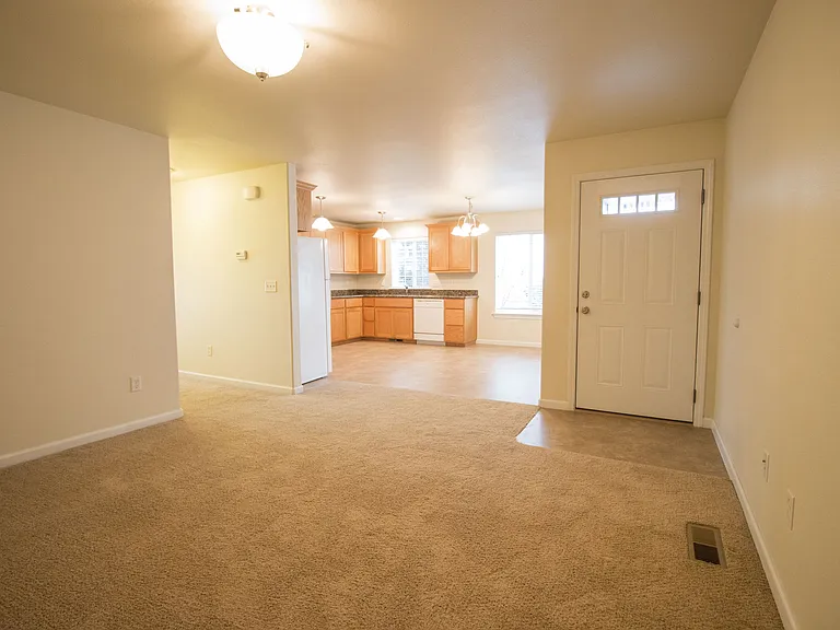 2545 Corona Ave #A — Photo 15