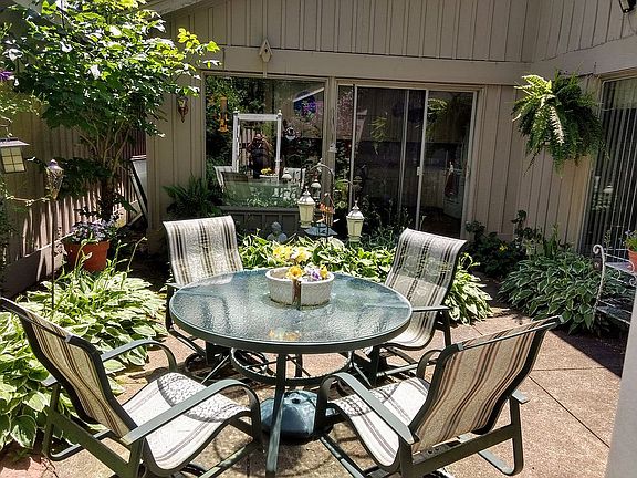 5th image of 17286 Akita Ct #4608
