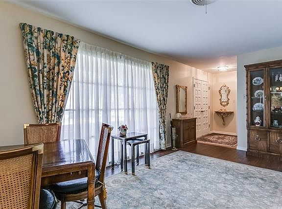 3rd image of 3609 Lynndale Pl