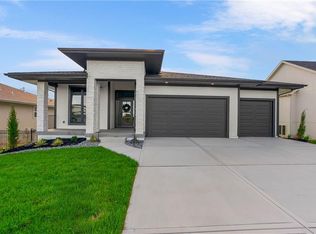 16972 S Cheshire St, Olathe, KS 66062