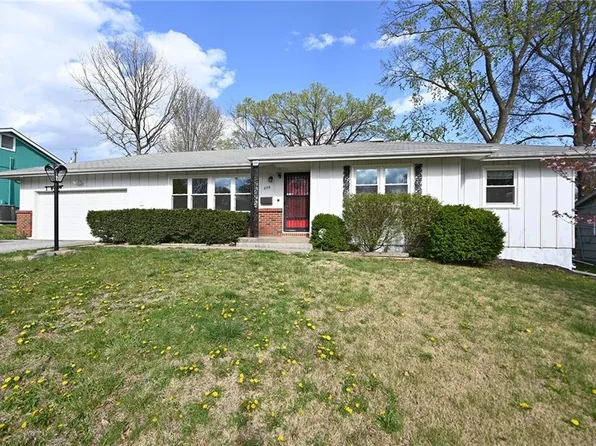 8719 N Charlotte St, Kansas City, MO 64155