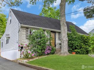 22 Westbury Rd, Iselin, NJ 08830