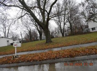7010 Strawberry Dr, Fort Wayne, IN 46825
