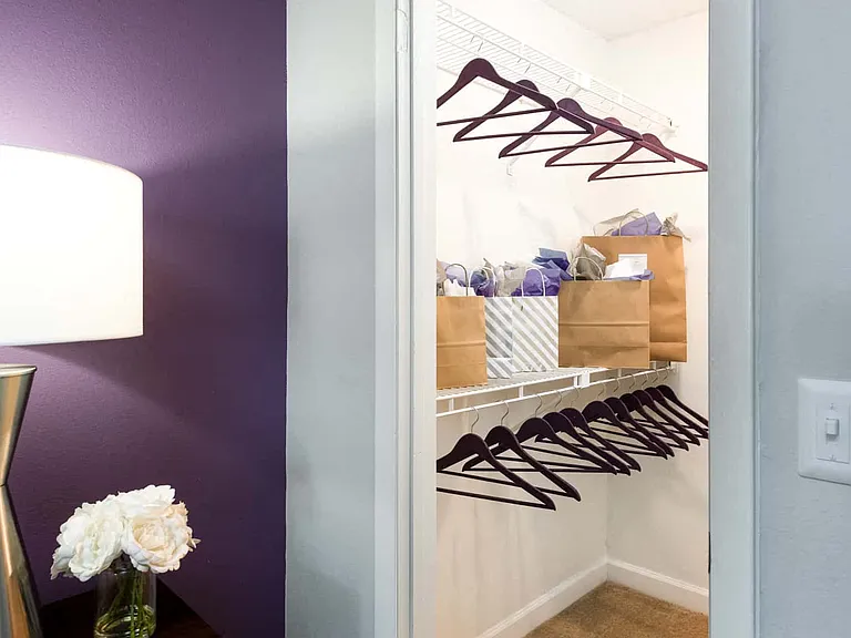 Sequoia floor plan bedroom walk-in closet 1x1 750 sq ft