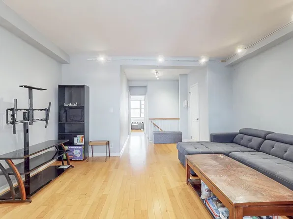 9905 63rd Dr APT 11R, Rego Park, NY 11374