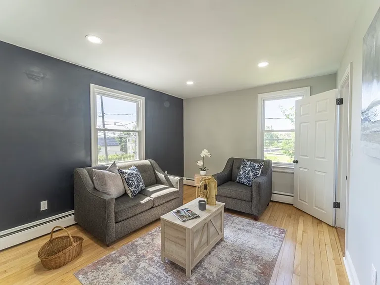 220 Fairfield Ave #2 — Photo 3