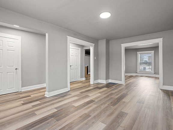 5th image of 565 Jackson St