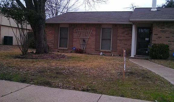 2nd image of 957 Lockhart Dr