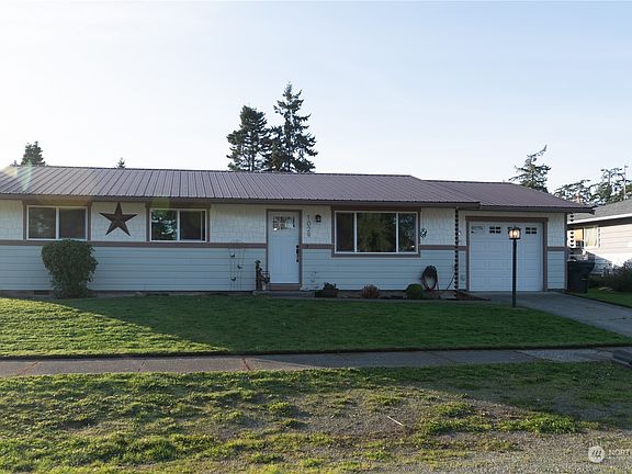 2nd image of 1029 NW Anchor Drive