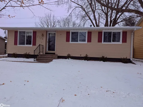 2224 Cherokee St, Burlington, IA 52601