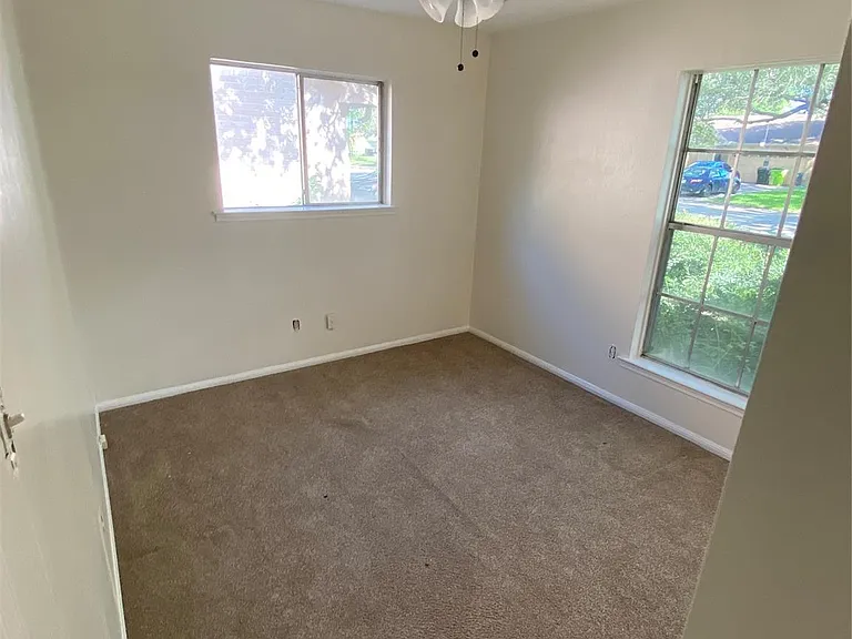 2220 Ripple Creek Dr — Photo 8