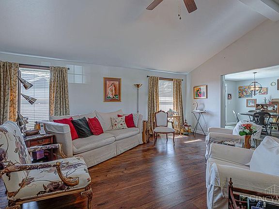5th image of 699 Bur Oak Dr