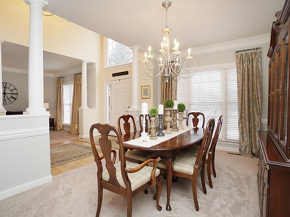 4th image of 8371 Oakdale Ct