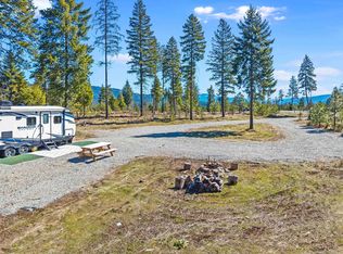 555 Happy Trails Ln, Newport, WA 99156