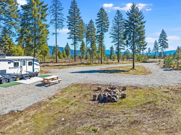 555 Happy Trails Ln, Newport, WA 99156