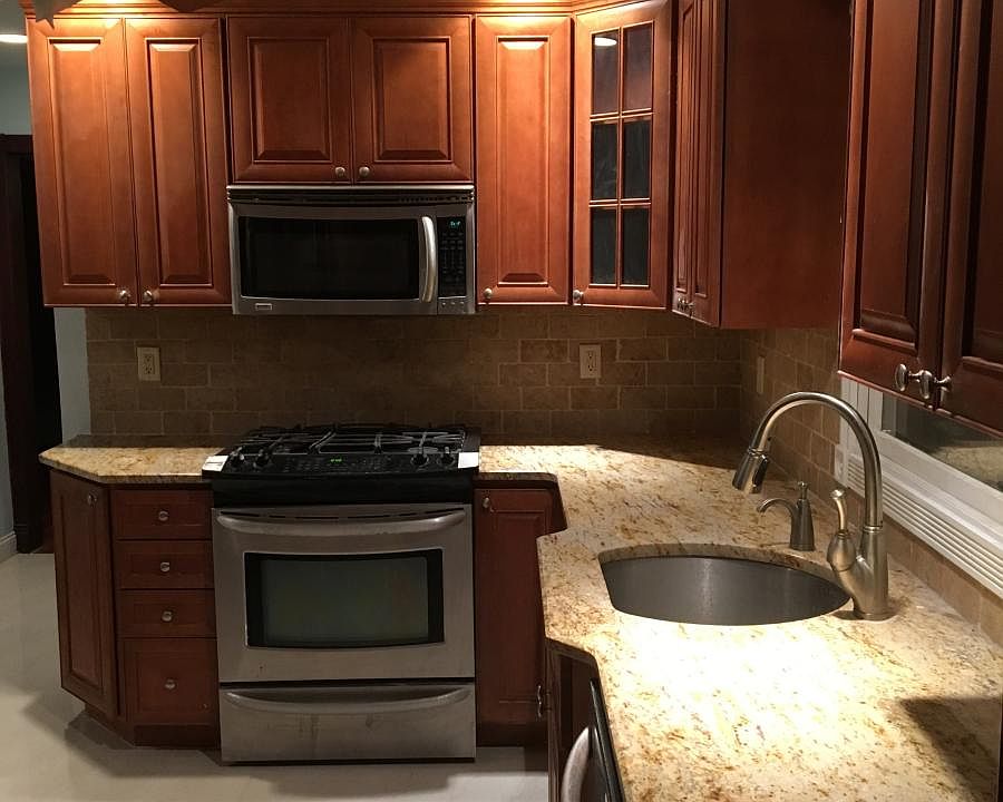 1st image of 630 Van Duzer St #2