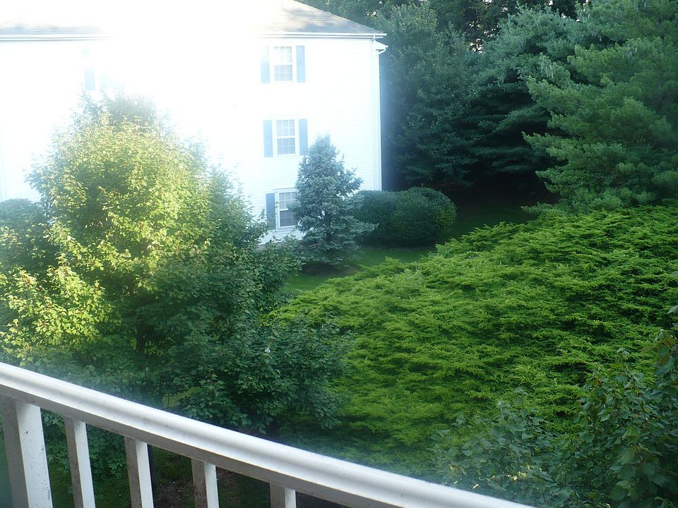 1st image of 1034 Waterford Dr