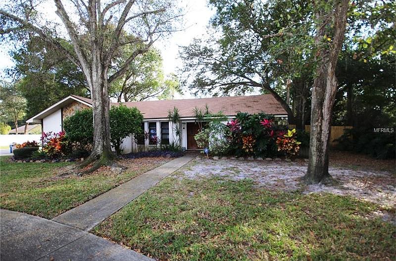 1st image of 1619 Pine Pl