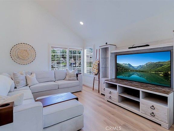 3rd image of 2001 Turnberry Ln