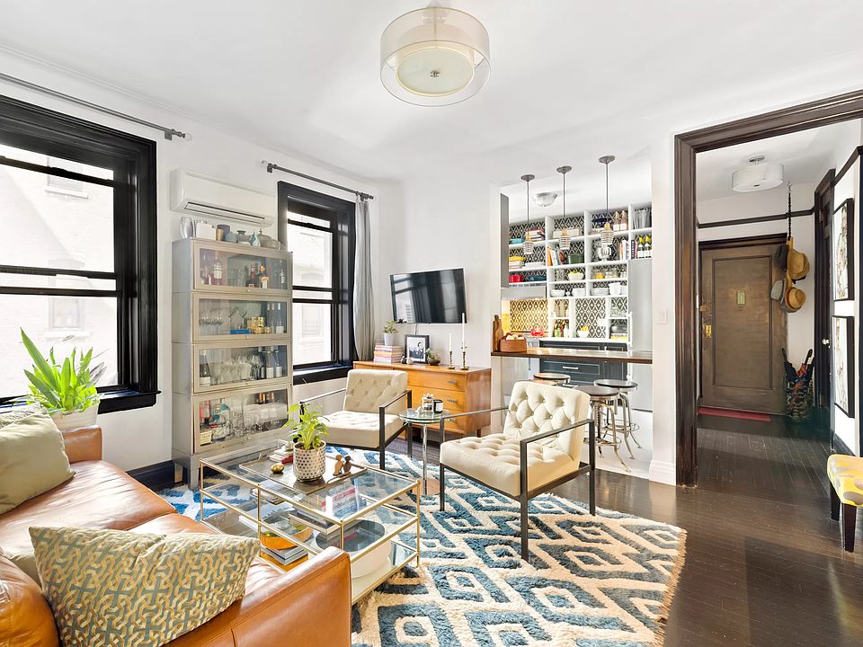1st image of 130 W 16th St APT 35