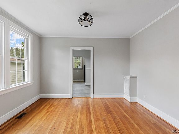 5th image of 1545 Rogers St