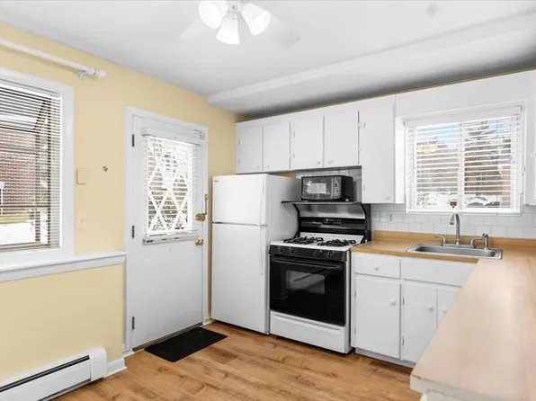 42 Will Dr Unit 49, Canton, MA 02021