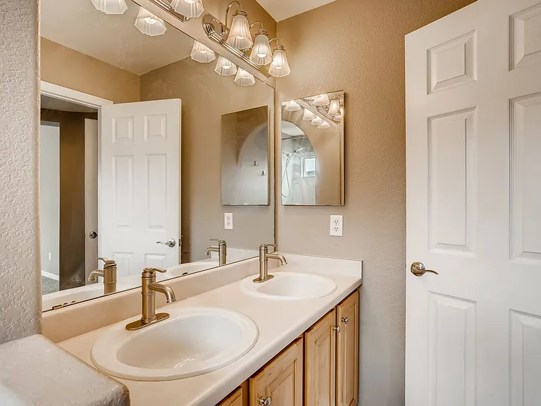 10594 Jewelberry Trl — Photo 20