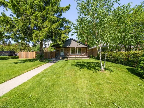 118 W 33rd St, Hamilton, ON L9C 5J1