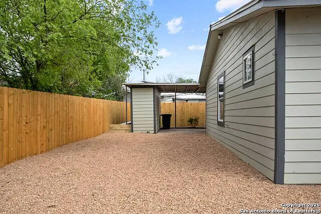 3 bed, 2.0 bath, 1602 sqft, $1,900 — Photo 3