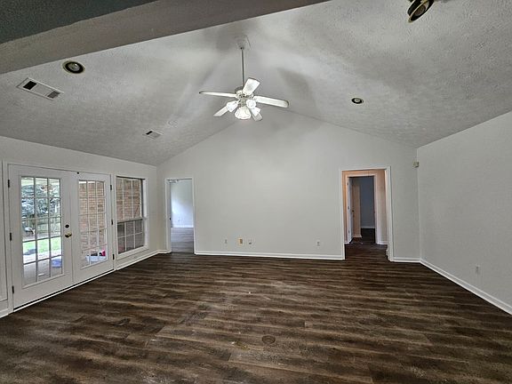 5th image of 379 Forest Park Dr