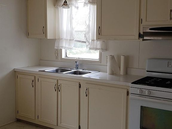 3rd image of 17900 Ocean Drive #11