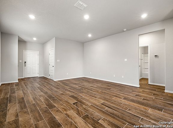 3rd image of 7742 Chatham Pl