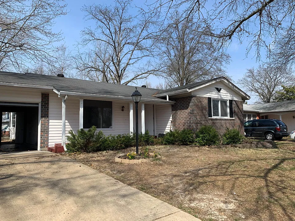 2255 Belfast Dr