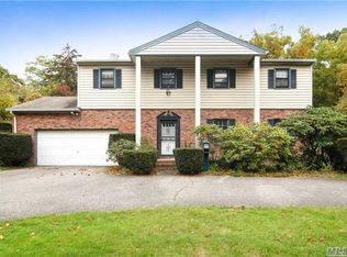 31 Munsell Rd, East Patchogue, NY 11772