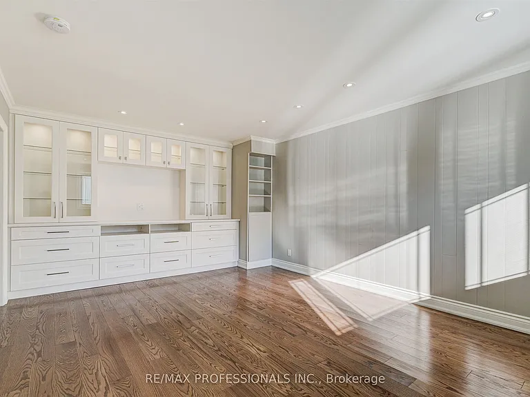 64 Ravensbourne Cres — Photo 11