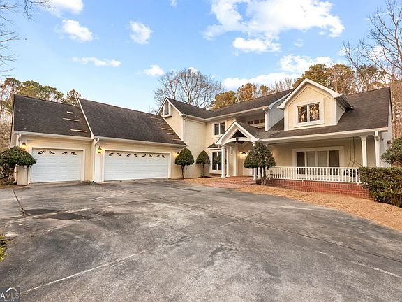 3rd image of 140 Thorne Ridge Trl