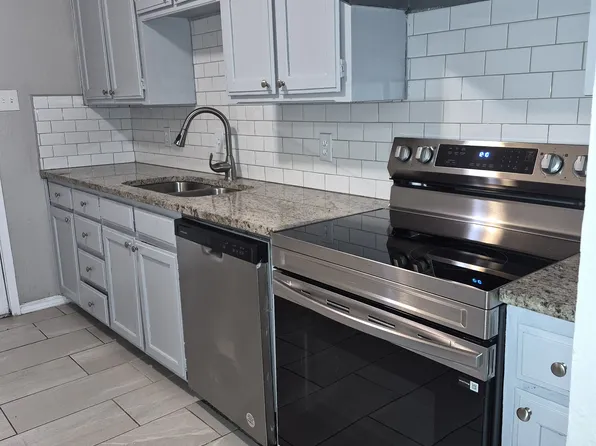 214 Pine Meadow Dr APT A, Kennedale, TX 76060