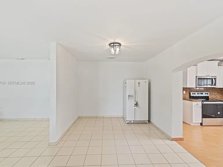 210 E 61st St — Photo 38