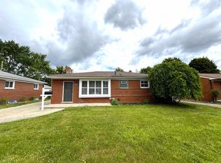 34946 Parkdale St, Livonia, MI 48150