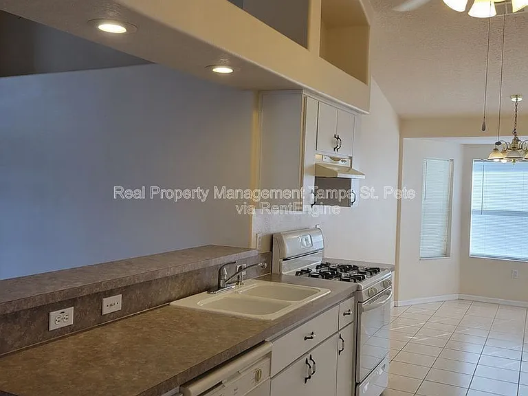 1314 Avonwood Ct — Photo 7